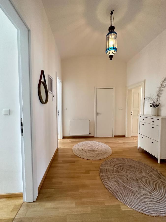 3bdr Bohemian Style Flat With Balcony Apartment Prag